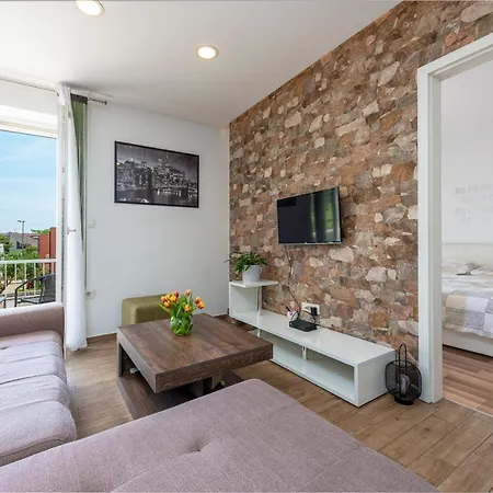 Charming Ines * Ragusa