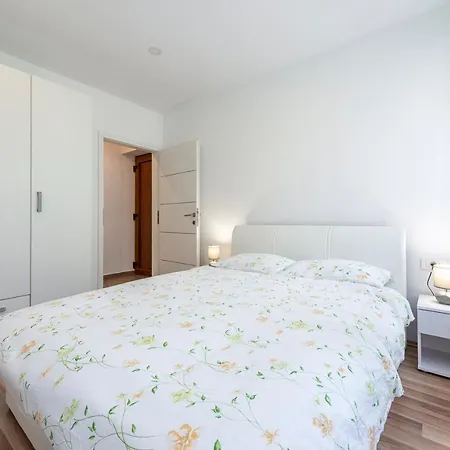 Charming Ines Dubrownik